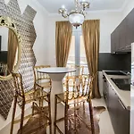 Gold Residences - Free Parking 公寓 *