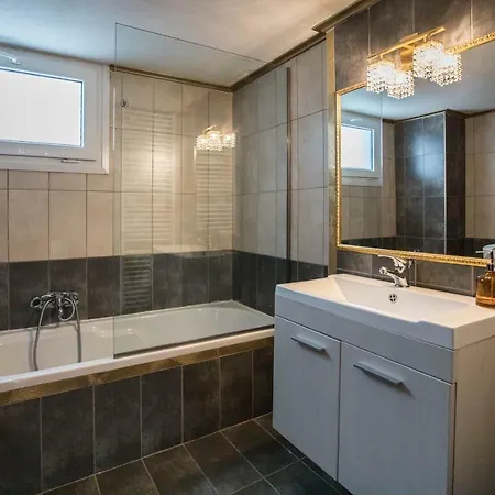 Apartment Gold Residences - Free Parking