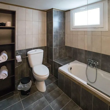 Gold Residences - Parking , Central Suites Apartment *